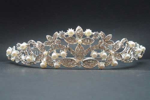Tiara with pearls. Ref. 283044